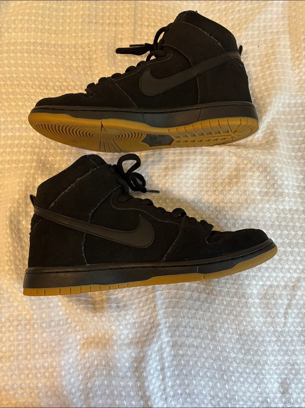Nike Suede Hightops - Picture 7 of 9
